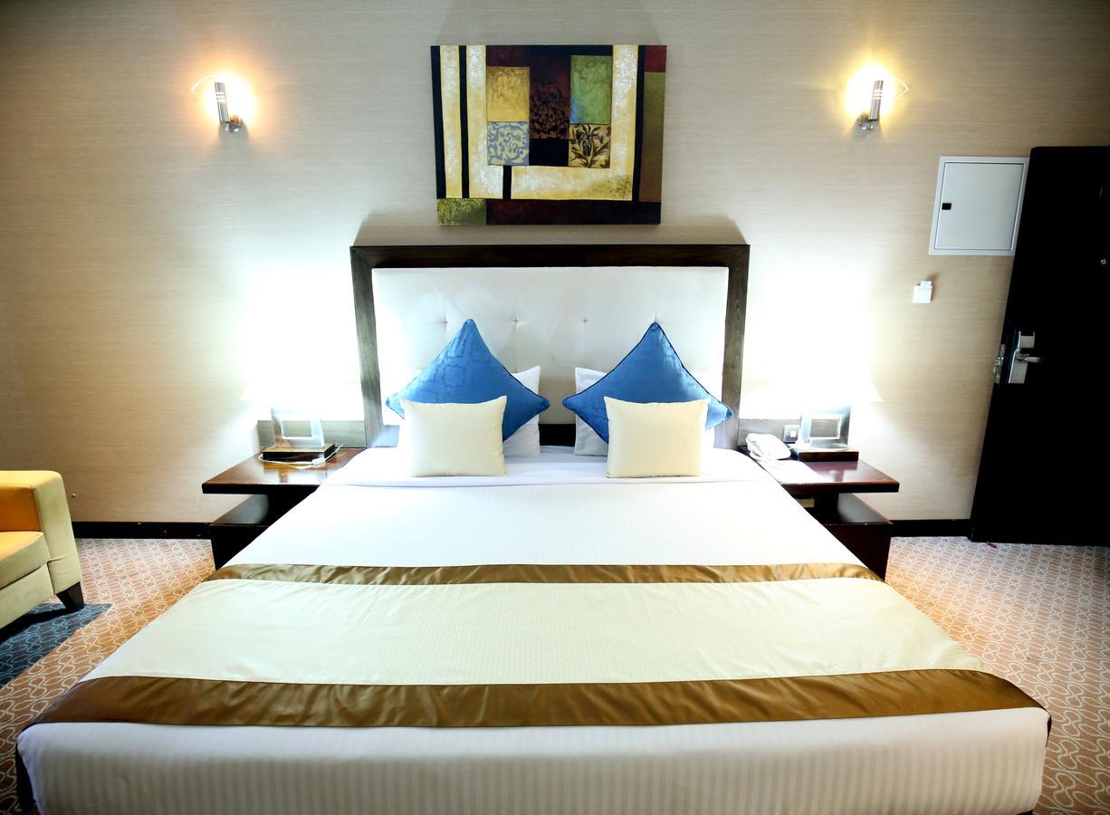 London Crown Hotel Dubai Esterno foto