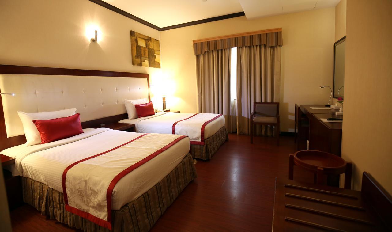 London Crown Hotel Dubai Esterno foto