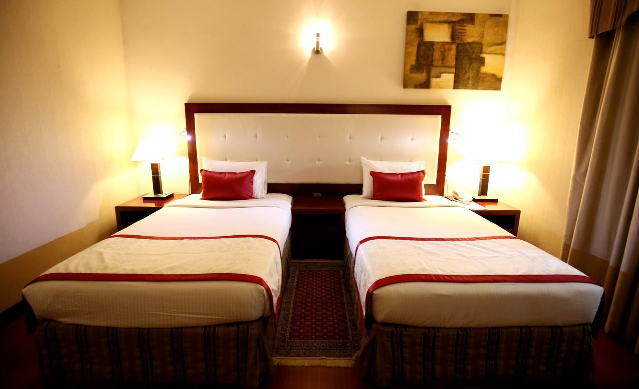 London Crown Hotel Dubai Esterno foto